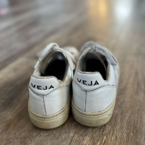 Veja V-90 Low Top Sneaker - Gray & White - EUR Size 39 - Picture 7 of 11